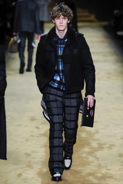 Look 38